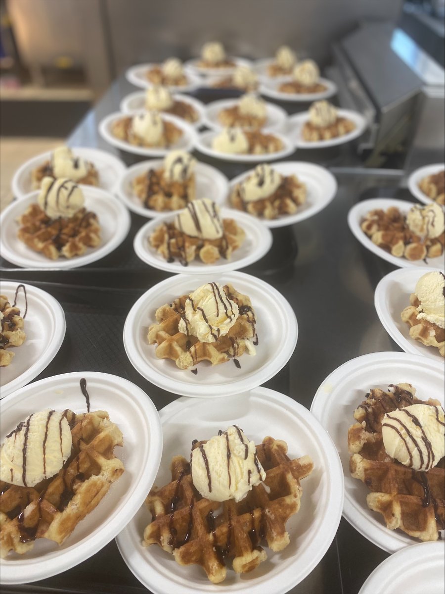 Yesterday our canteen staff served up delicious waffles and ice cream in honour of @Nationalwaffleday
Today's offering is a delicious roast dinner followed by Easter cakes