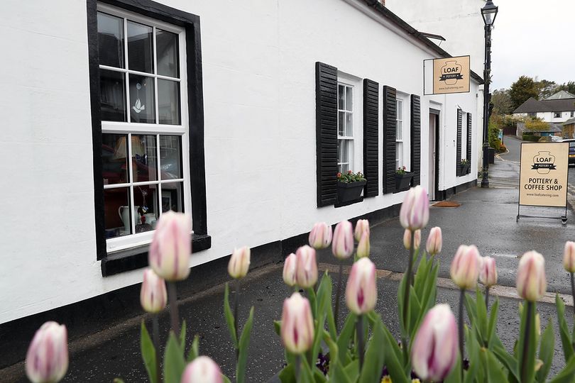 Eggcited for Easter weekend?🐣

Why not treat the family to a a day out at Loaf pottery in Crawfordsburn - they're hosting a variety of sessions from pottery painting to wheel throwing!

Visit their website to find out more - loafcatering.com/loafpottery

#socent #potteryni #handmade