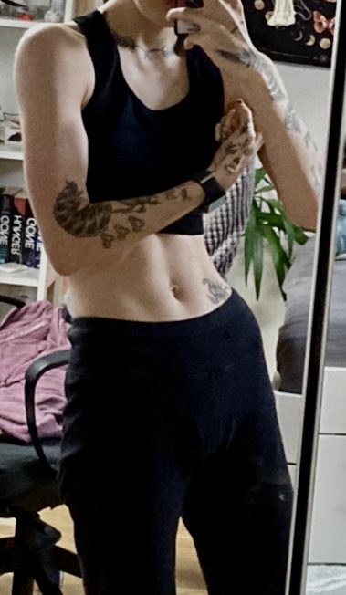 donttouchander's tweet image. b0dycheck for #edtwt 
musclespo abs fitspo thinspo
WHAT BMI DO I LOOK YALL?!?