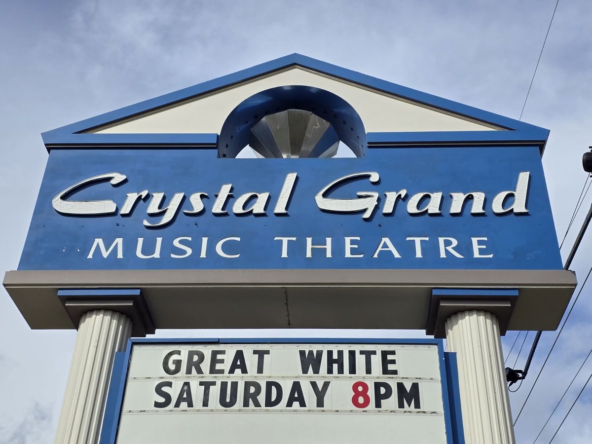 Will we be rocking with YOU this Saturday, March 30, at @thecrystalgrand in Wisconsin Dells, WI ‼️ 🎫🎫➡️tinyurl.com/3dx5tmcz 📸 Katie
