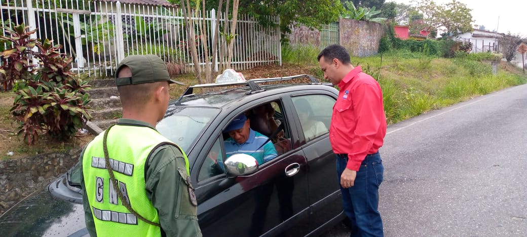 #26Marzo🇻🇪 | Desde Barinitas municipio Bolívar, el #INTT Barinas fomenta el buen comportamiento vial en aras de aminorar la accidentabilidad en esta semana de cuaresma. 

#ForjandoElCaminoDeBolívar
#SemanaDePaz