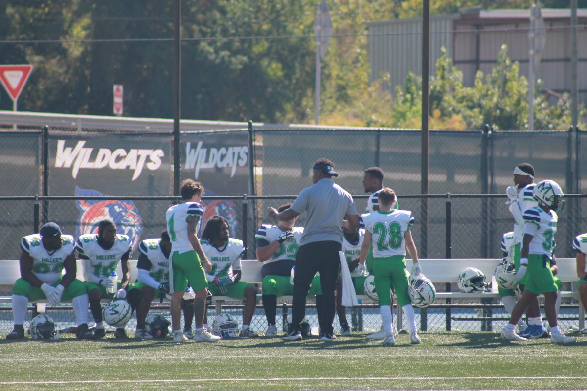 CoachT_LYL's tweet photo. As Coaches , Leaders and Influencers in people LIVES if your NOT TEACHING them or bringing POSITIVE ENERGY to them.. Then WHAT ARE YOU DOING ?
#SeeTheVision
#BuildTheVision
#WinTheVision
#KeepTheVision
#1HeartBeat
@donlee9596 https://t.co/YxyT6eyOQN