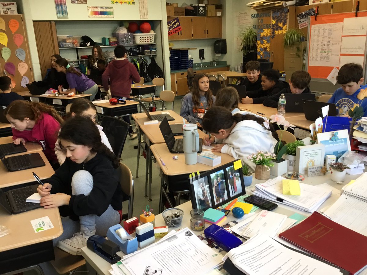 Mrs. Ayres tweet media