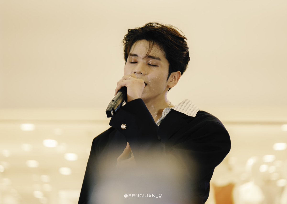 penguian_'s tweet photo. HORI7ON The Lucky Fan Signing Event 🍀
📍SM North EDSA
🗓️ 03.24.2024

We love and appreciate you, best leader Vinci. 💙 @HORI7ON_twt 🐲

SM NORTH FEELING LUCKY
#HORI7ON_VINCI 
#HORI7ON #호라이즌
#VINCI #빈치
#LoveForChi https://t.co/wcG92GYQhd