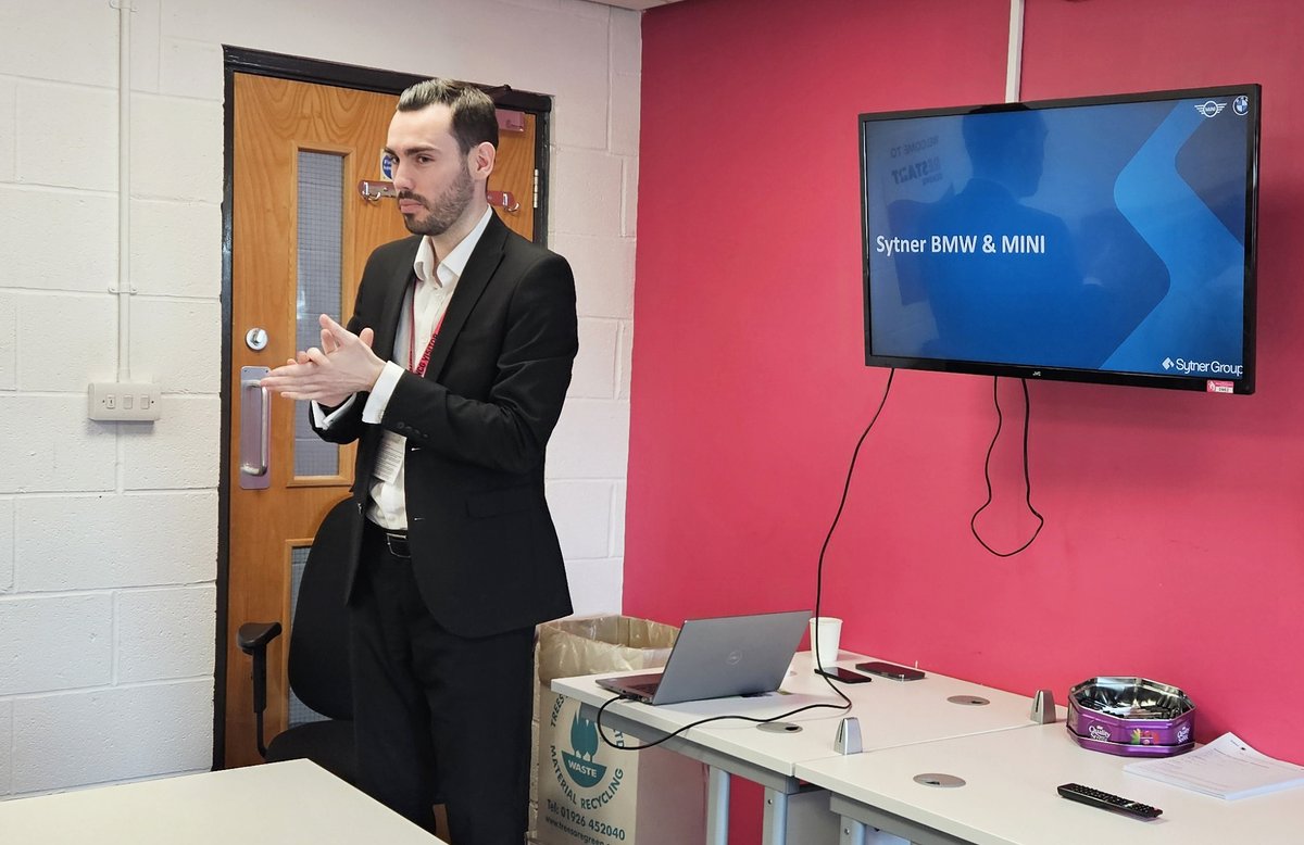 #thankyou to Josh - Divisional Talent Manager at @Sytner for delivering a fantastic #recruitment presentation to our #RestartScheme participants this afternoon! PET-Xi is working with @Sytner to help participants start a career in the #automotiveindustry. @Jobs22ltd #careers