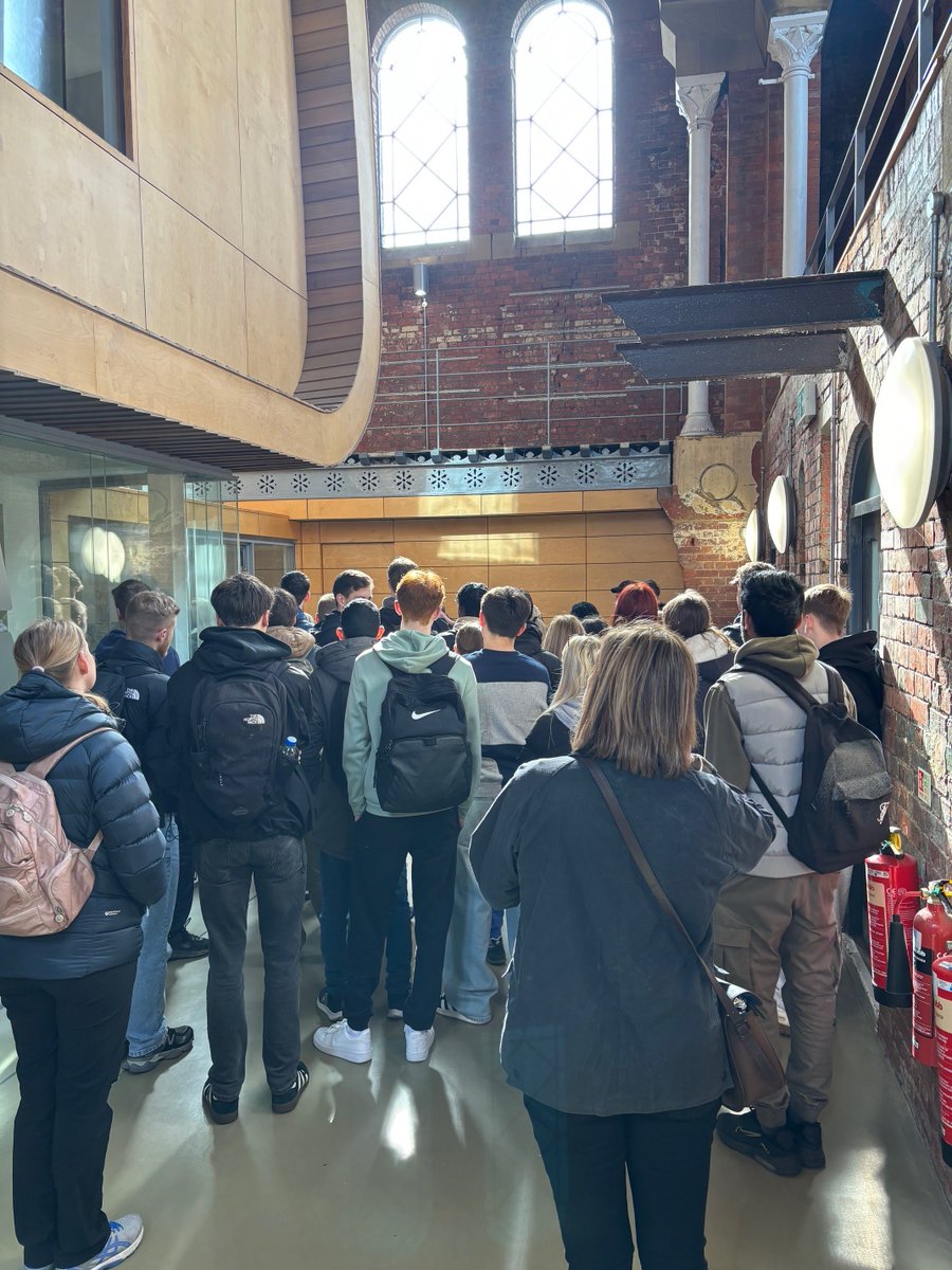 We had the pleasure of showing two groups of students from @ashtonsixthform around the Centre today as part of their Regeneration Curriculum. It's great to see so many young people interested in the story of AOB! 😍 #education @TamesideCouncil @oxinnovation @BizGrowthHub