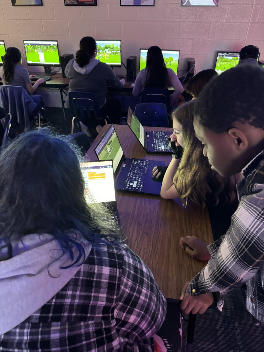 HeatherTechEdu's tweet image. Students working hard on the Land League Challenge for #Coding4Climate using @CoSpaces_Edu   - can’t wait to see results! @PTJHPirates @PTISDPirates @PineTreeCTE