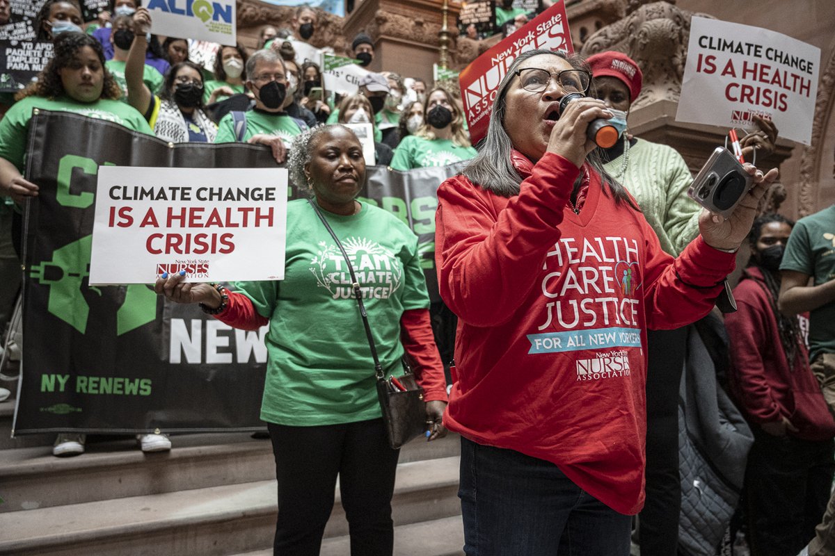 By the hundreds, NYers have made our demands clear: when @govkathyhochul passes the NYS budget in April, it must include the full #NYHEAT Act, and Climate Superfund Act. TY @nynurses for your voices. There’s less than two weeks. Let’s get this done! Photo creds: @KenSchles