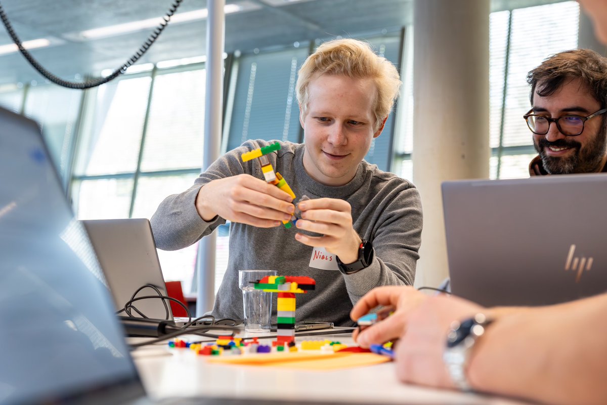 tudelftlibrary's tweet image. 📖 Did you know the Library offers more than just study spaces and shelves full of books? We regularly offer workshops and challenges! From data management to coding, there is something for everyone! 

👉🏼 View our full programme here: tudelft.nl/en/library/res…
#TUDelftLibrary #data