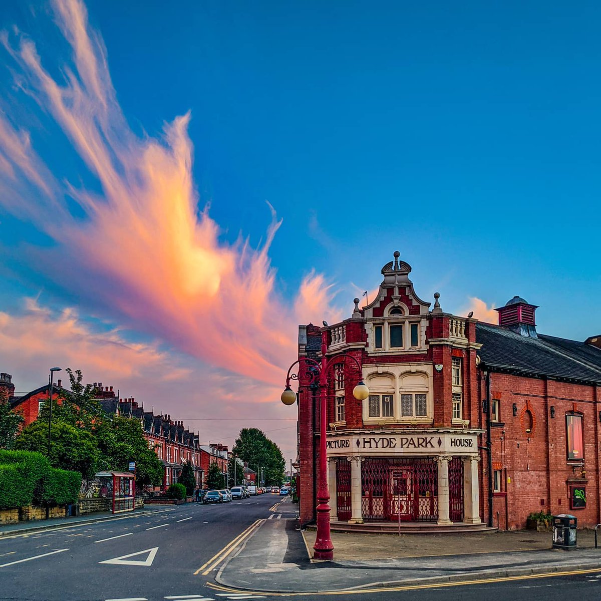 Hyde Park: the lively student hub with a historic Picture House 💛

Photo by @UniversityLeeds

#Leeds #leedsuni #hydeparkleeds #leedsstudent #hydeparkpicturehouse