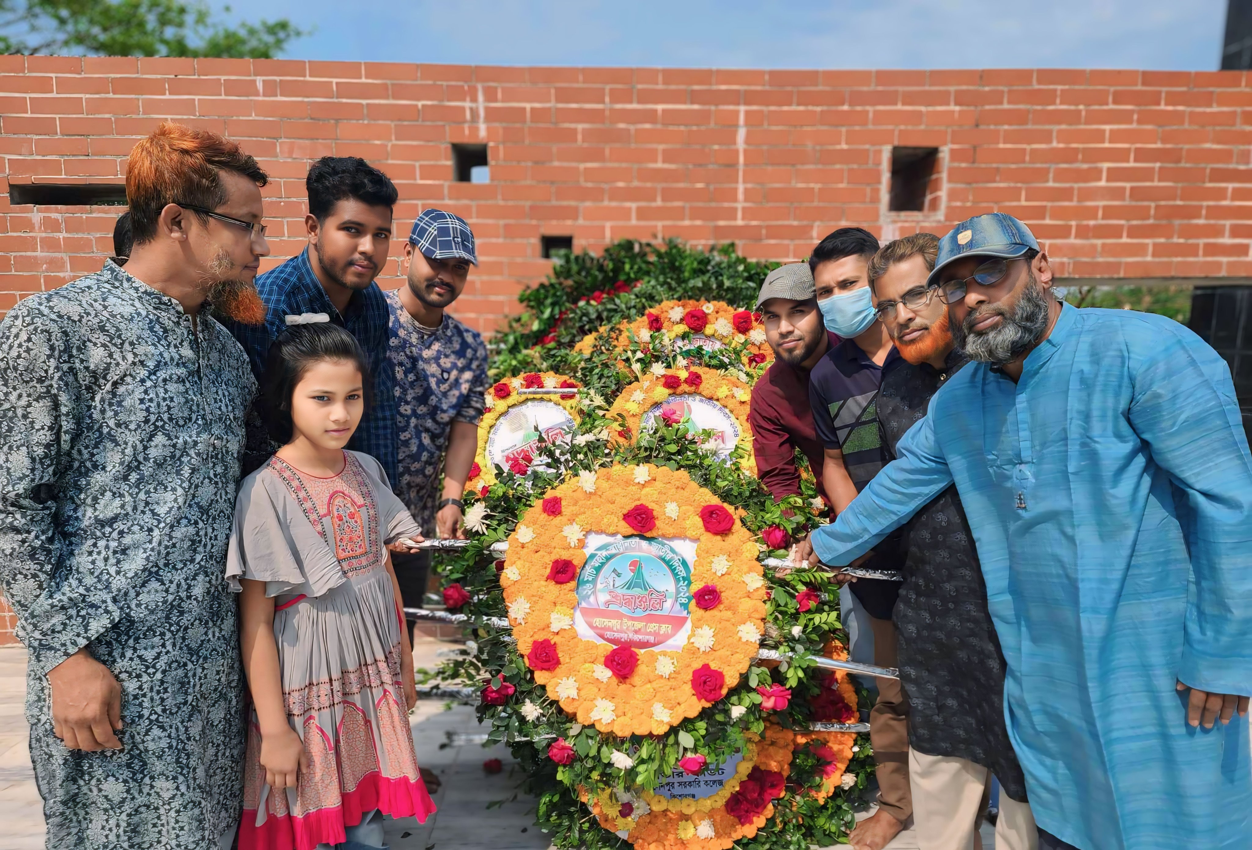 স্বাধীনতা দিবসে হোসেনপুর উপজেলা প্রেস ক্লাবের শ্রদ্ধা নিবেদন