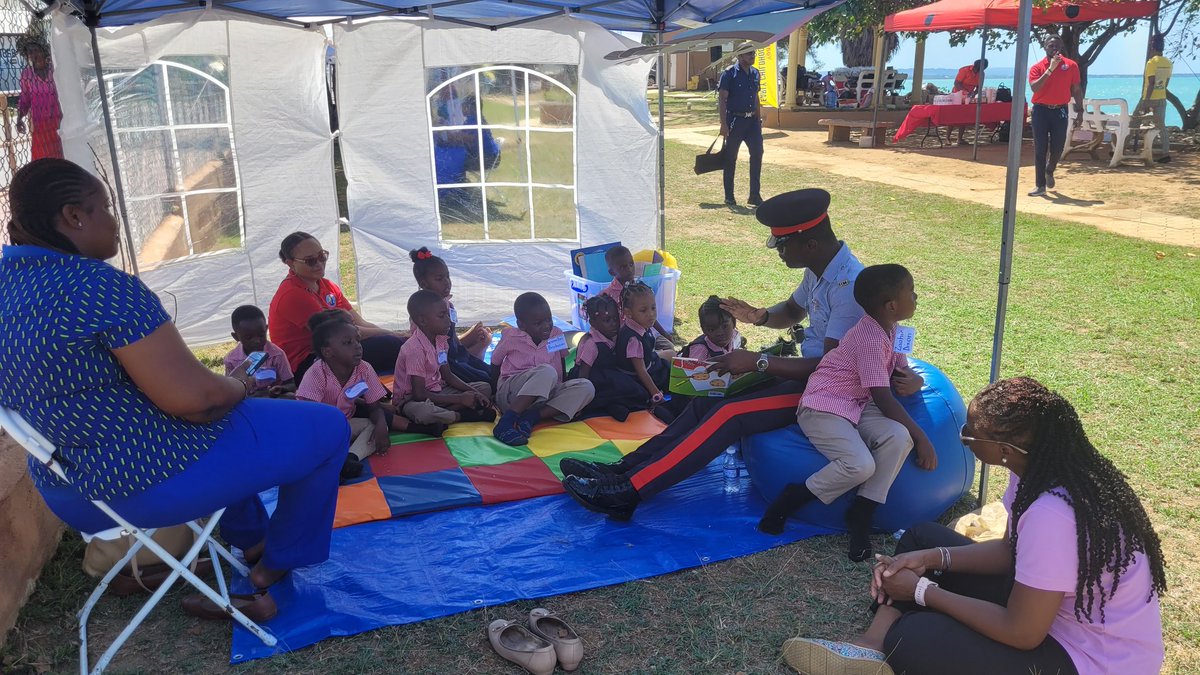 Having fun at ECC Read Pon Di Cawna- Region 5

#12StandardsMatter.  #ReadingMatters
#GetCertified