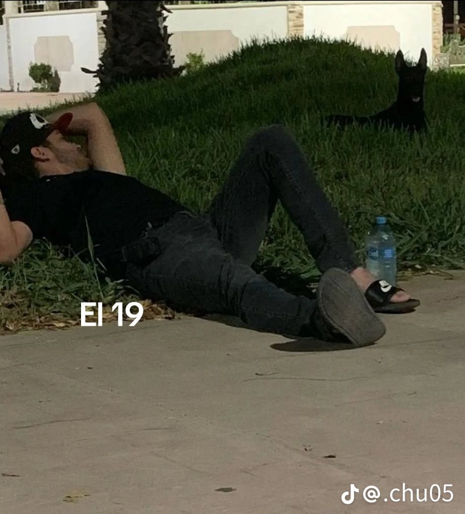 nini09_27's tweet photo. @EL_SOVIETICO_MZ @DemonioTtv Cuando andaba mi camarada no pasa eso https://t.co/L41TDRy3r4