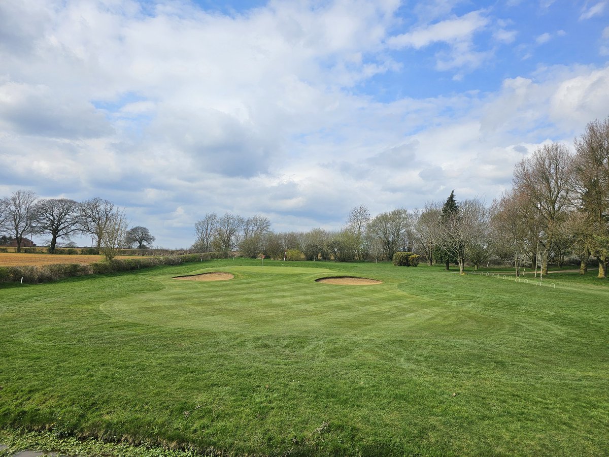 jburberry27's tweet photo. Always nice to get the cylinder mowers out for the first time. The approaches were shinning in the sun today @GlenGorseGolf #johndeere #greenkeeping #whenissummercoming https://t.co/s4BkB8luTx