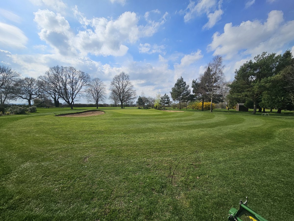 jburberry27's tweet photo. Always nice to get the cylinder mowers out for the first time. The approaches were shinning in the sun today @GlenGorseGolf #johndeere #greenkeeping #whenissummercoming https://t.co/s4BkB8luTx