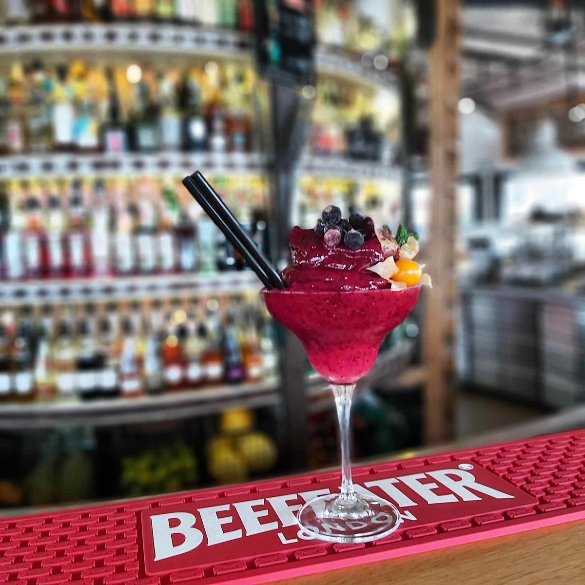 Pamiętaj, jedyna rzecz lepsza od margarity, to dwie margarity 😈 #MargaritaMoments #SipSipHooray #MargaritaLove #tequilatuesday #TequilaTime
#ChillWithMargarita #MargaritaMood #SippinOnSunshine #FiestaInACup
#CheersToMargaritas #MixologyMagic #CincoDeDrinko