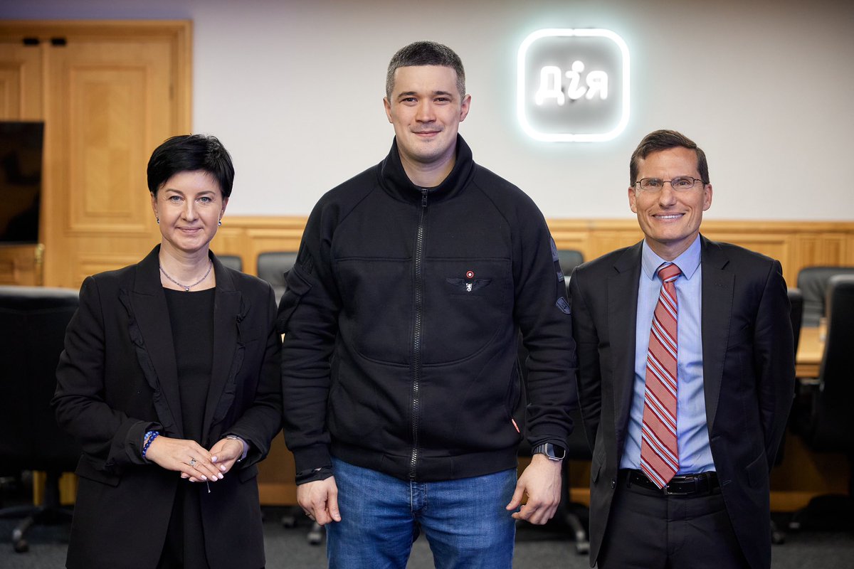 Met with @Visa top managers Andrew Torre and Christina Doros. Visa is a global leader in digital payments and we are working on developing a cashless economy in 🇺🇦. Thanks for your constant support of our projects in pushing entrepreneurship.