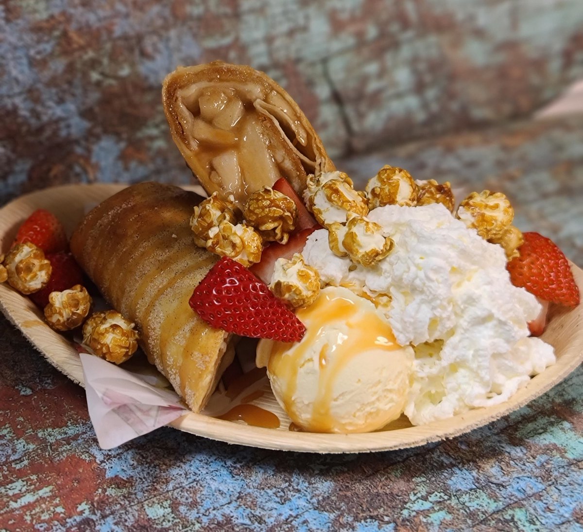 tdnewcomb's tweet photo. New ballpark eats from @LevyRestaurants include: Apple Pie Chimichanga in Arizona (also BBQ Brisket Nachos), Carne Asada Torte at Dodger Stadium, Pumpernickel roast beef in Chicago, Gator Chili Dog in Miami, Short Rib Nachos in Tampa + a Chimichurri Tri-Tip Sandwich at Wrigley https://t.co/K252HLdkjq