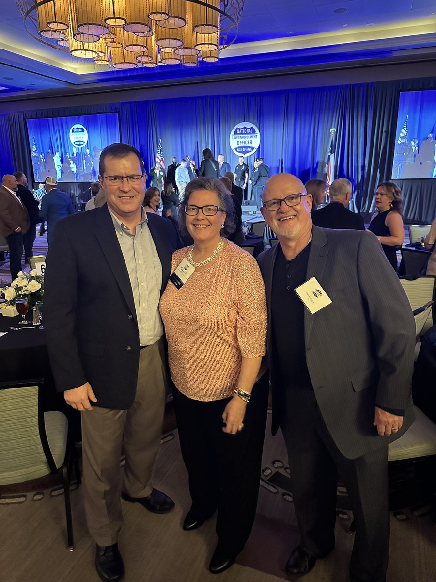 Table 5 with the generous @jaredbradley814 and the game changing @mvacsys!! The @nationalleohof stacked our table!! Walt and I were grateful to be a part of the 2024 ceremonies!