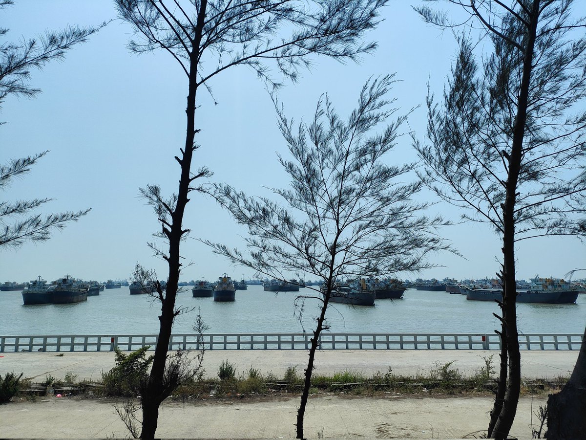Afrinss's tweet photo. "Let the sea set you free" 
#Serenity #PeaceOfMind #SEA https://t.co/hVFHowBQXS