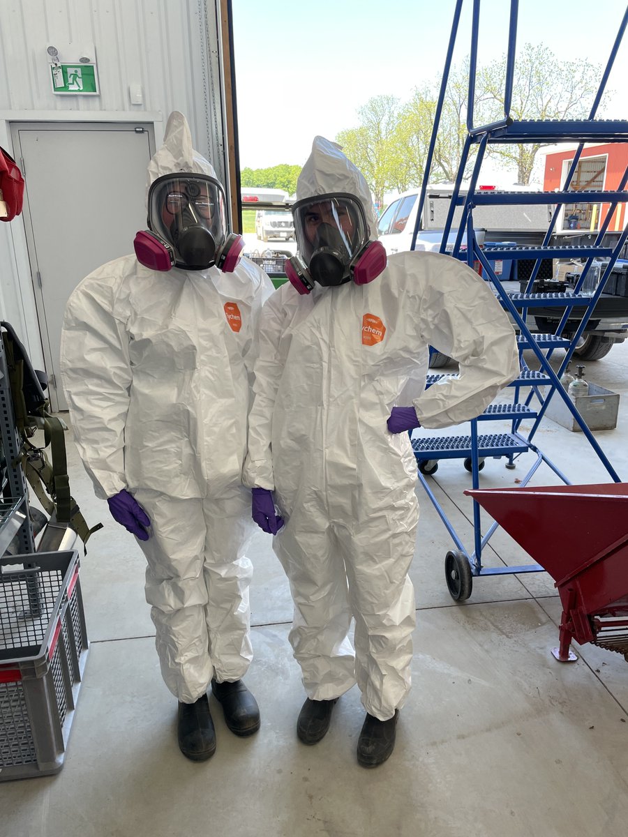 syngentacanada's tweet photo. Picking the right PPE for the job is a crucial first step. The required PPE is listed on the pesticide label and may differ depending on the activity.
It is critical to read and follow the PPE section on every product label carefully. #AgSafe #CdnAg #Safety https://t.co/mykKY4Y3bC