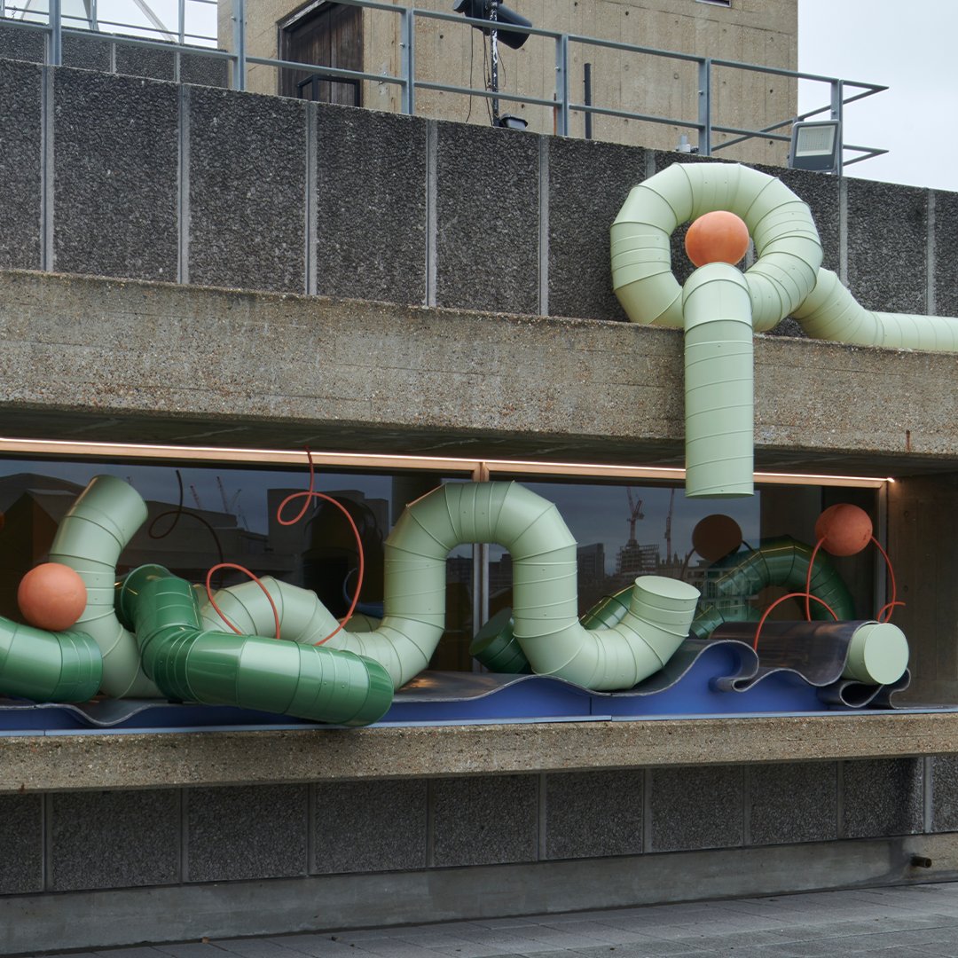 #WorkOfTheWeek Holly Hendry uses heavy duty industrial materials, like metal ducting, silicone, steel, bricks, sand and plaster to closely connect the bodily structure and architecture. In her words, 'outside and inside are totally interrelated’ BOOK NOW: southbankc.re/3TP0b3Q