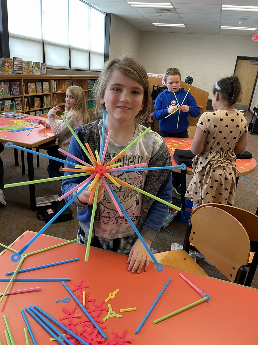 Morgret_STEAM's tweet photo. We had so much fun this morning @HanStElem creating and building with @strawbees for the first time! #HPSDSTEAM #HPSDAwesome #HPSDLearns https://t.co/0njJ2SvbzH