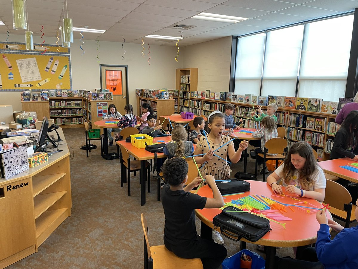 Morgret_STEAM's tweet photo. We had so much fun this morning @HanStElem creating and building with @strawbees for the first time! #HPSDSTEAM #HPSDAwesome #HPSDLearns https://t.co/0njJ2SvbzH