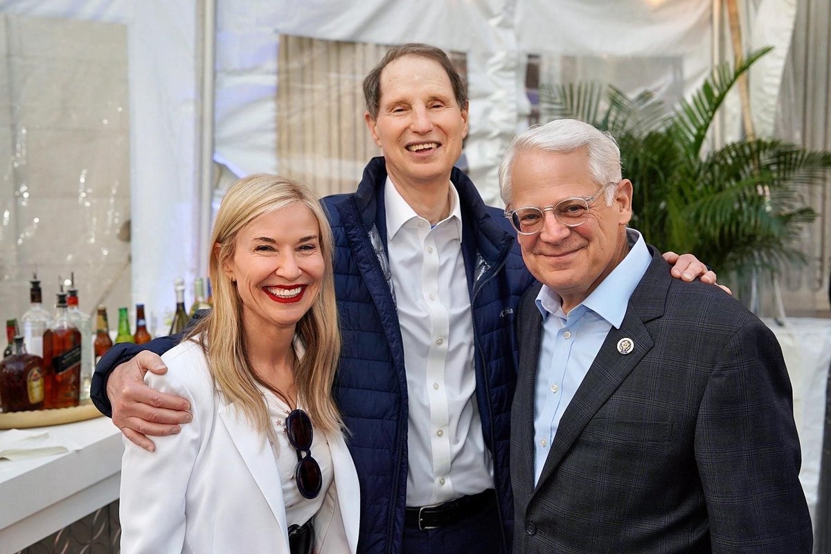 @Nancybasswyden at a Library of Congress Party with @RonWyden and pal @RepSteveIsrael, a fellow bookstore owner! His bookstore, @theodoresbooks in Oyster Bay, NY is named after Teddy Roosevelt, who lived in that area. FYI, Steve’s satirical novel, Big Guns, is also a great read!