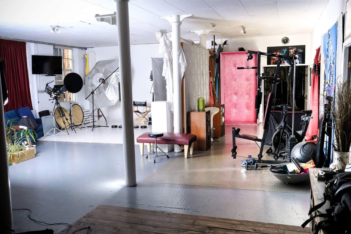 Based in Long Eaton Nottingham, England Bodyline studio is the perfect studio for hire for both amateur and professional,photographers,      videographers,At 3000sq studio has 26 themed sets all video lighting and stills photography. at £30 per hour , commercial hire rates vary