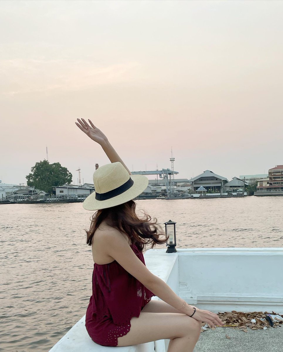 Web676's tweet image. "Chilling seaside vibes, sitting with a hat on, soaking up the coastal serenity on the pier. 🌊👒 #SeasideSerenity #HatChill #PierPerfection"