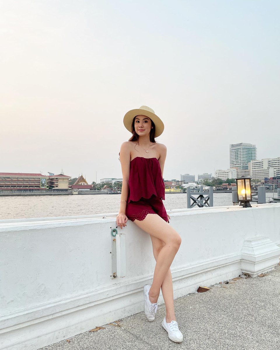 Web676's tweet image. "Chilling seaside vibes, sitting with a hat on, soaking up the coastal serenity on the pier. 🌊👒 #SeasideSerenity #HatChill #PierPerfection"