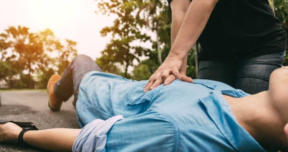 3/15: An off-duty USBP agent in Gaithersburg, MD saw an unconscious male lying on a gym floor with a head wound & no pulse. He had a gym-goer start CPR while he obtained an AED. The male became responsive after an AED shock, no doubt saving his life.