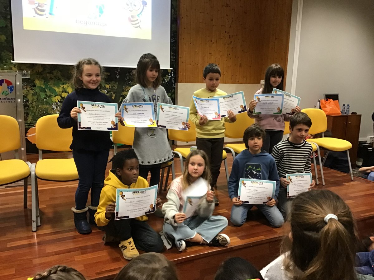 Tangram_LS's tweet image. 📸 Posando con el diploma 😏

Los ganadores del colegio @Begonazpiikas en la Fase Escolar del Spelling Bee se van directos para la GRAND FINAL en Madrid 👏

¡Enhorabuena! 

#XIISpellingBee #TangramLearningSystems