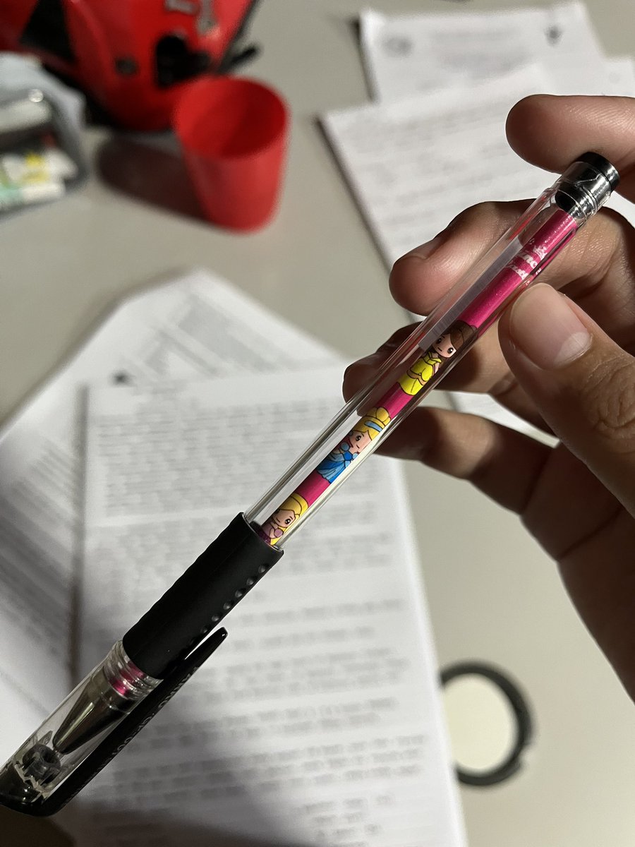 knp mak gua beli isi pulpen yg berkarakter bgni ya
