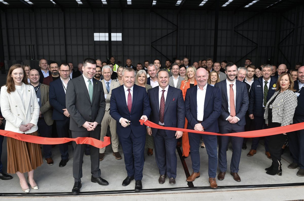 EUCssrMcGrath's tweet image. Congratulations to all at Crane Worldwide Logistics on their new 126,000 square foot logistics centre at the Harbour Gate Business Park in Little Island - a fantastic vote of confidence by a major player in global logistics in the local and regional economy.