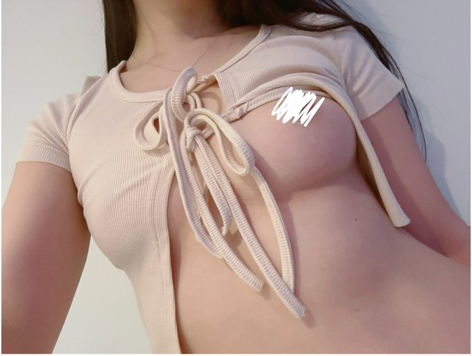 Oops🫣チラ見せ笑 https://t.co/yKLFaWwzjc