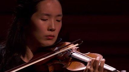 "La Chaconne est pour moi l’un des plus merveilleux et inimaginables morceaux de musique qui existent. Bach crée un monde plein de pensées profondes et de puissantes sensations." (Brahms)
radiofrance.fr/francemusique/…
Ji-Yoon Park interprète la Chaconne de Bach(2024)