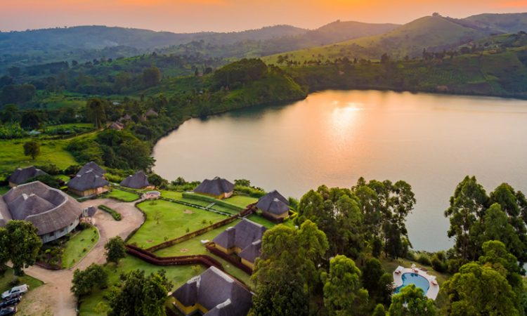 specialtha58233's tweet photo. Kibale's creator lakes are like mirrors reflecting the beauty of the heavens above. Let's ensure this natural wonder remains pristine for future generations to marvel at!
#PreserveKibale
#NaturalReflections
#visitug https://t.co/OGeomFUpOb