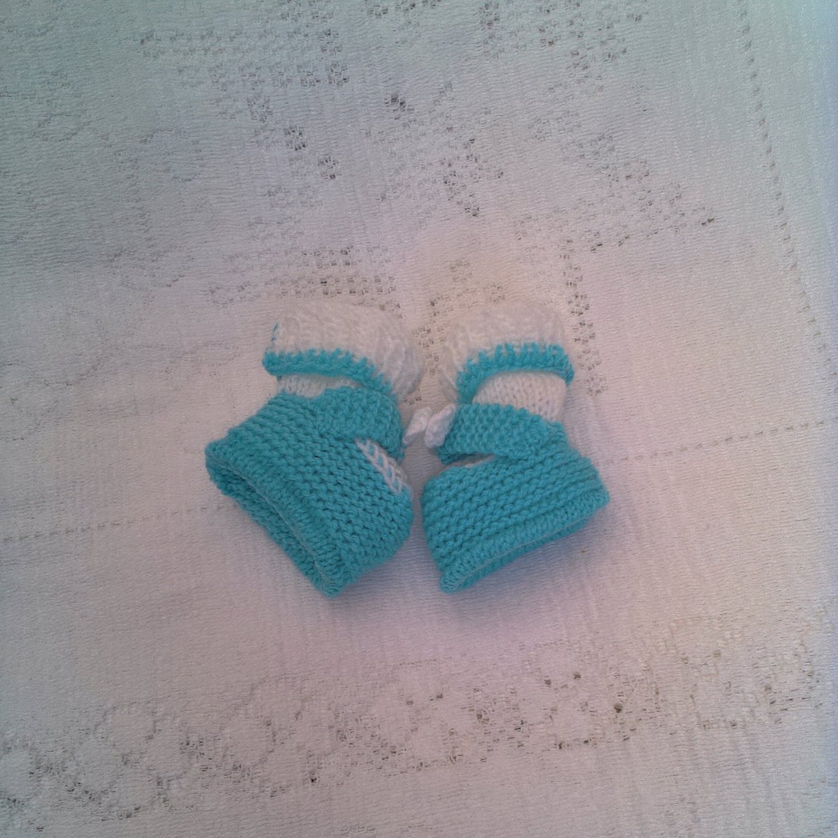 These Mint & White Shoe & Sock Booties for 0 - 6 month old would make a great gift idea for a new baby girl. They can be custom made in any colour. £8 + P&P. folksy.com/items/8319149-… #newonfolksy #creationsfortinytots #babysbooties #shoeandsockbooties #babyshowergift #newbabygift