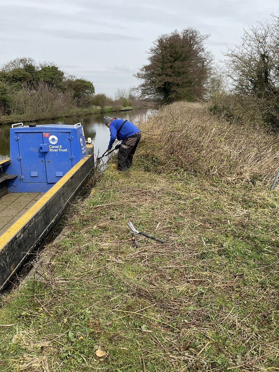 Out with the Stanley Flight Crew doing a couple of PPMs on culverts and an aqueduct. @CRTNorthWest @CRTvolunteers #volunteerbywater