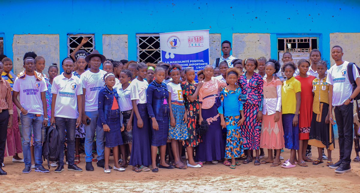 #SexualRights&RH

With our own funds, we @Asrjrdcongo led an educational talk on cycle management and menstrual hygiene with the aim of strengthening the bodily empowerment of girls in the DRC. @IpasRDC @YouthSprint @Mulunda_JC @WIFE20221 @Fondationfemmes @ailesducoeur1