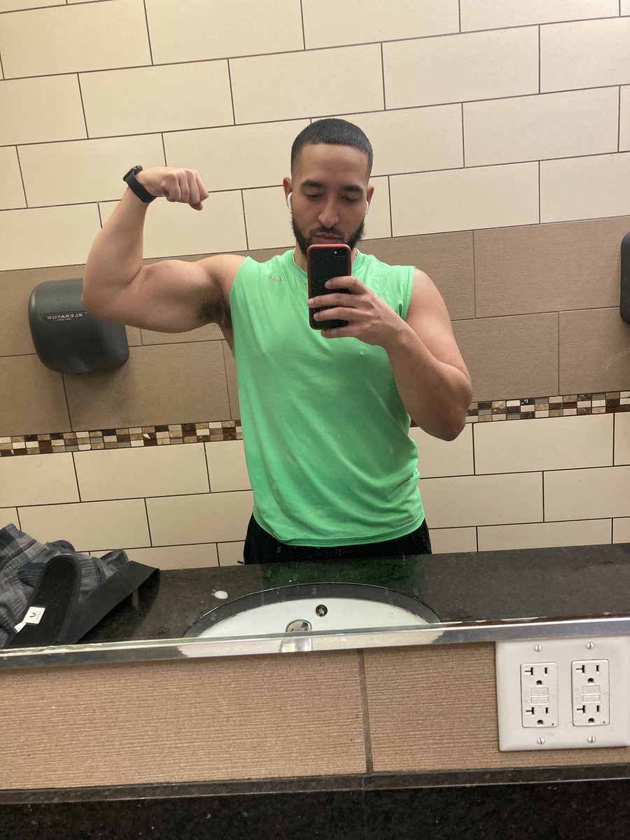 You won’t get in great shape without some level of routine

You have to habits you can default to every day even when variables get thrown your way

Mine are starting the day with fasted cardio and a protein shake

What’re yours?