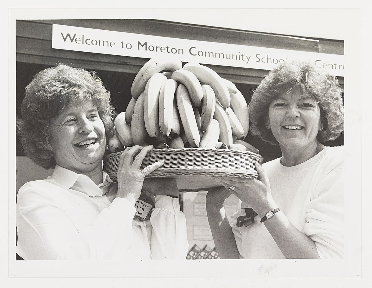 E & S Photo Archive (@esphotoarchive) on Twitter photo What a big pile of bananas! In May 1993, a Health Fair was held at the Moreton Centre in Old Fallings Lane, Bushbury, Wolverhampton, including advice on healthy eating and living. The photograph shows Sybil Hunt (left) and Julie Rudman. #SomethingBig #Archive30 <a href="/ARAScot/">ARA Scotland</a> What a big pile of bananas! In May 1993, a Health Fair was held at the Moreton Centre in Old Fallings Lane, Bushbury, Wolverhampton, including advice on healthy eating and living. The photograph shows Sybil Hunt (left) and Julie Rudman. #SomethingBig #Archive30 <a href="/ARAScot/">ARA Scotland</a>