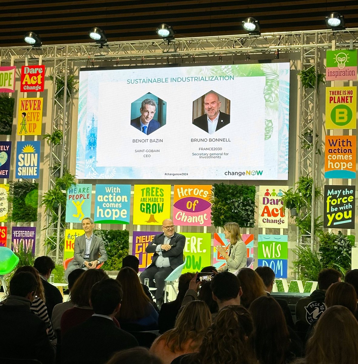 [#Live]
🔔Top départ ! 
🎤Benoit Bazin, Directeur Général de Saint-Gobain et Bruno Bonnel, Secrétaire Général pour les investissements de #France2030 clôturent la session sur l’industrialisation durable à @ChangeNOW_fr !
📍Grand Palais Ephémère, Paris