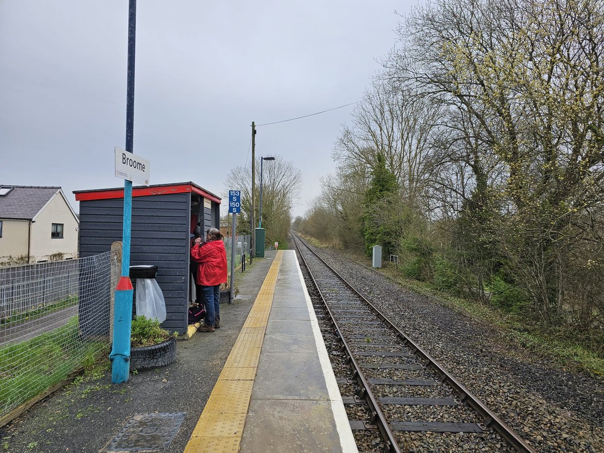 HeartWalesLine's tweet photo. ๐ฅพ Another successful #WalkingConnections in Broome & Aston on Clun, #Shropshire. 6km #circularwalk following part of the @heartwalestrail. Confidence is growing - #walking & rail travel. Special thanks to funders @AvantiWestCoast & #WalkLeader @QuietWalks #RailToTrail https://t.co/03jLmVfGSb