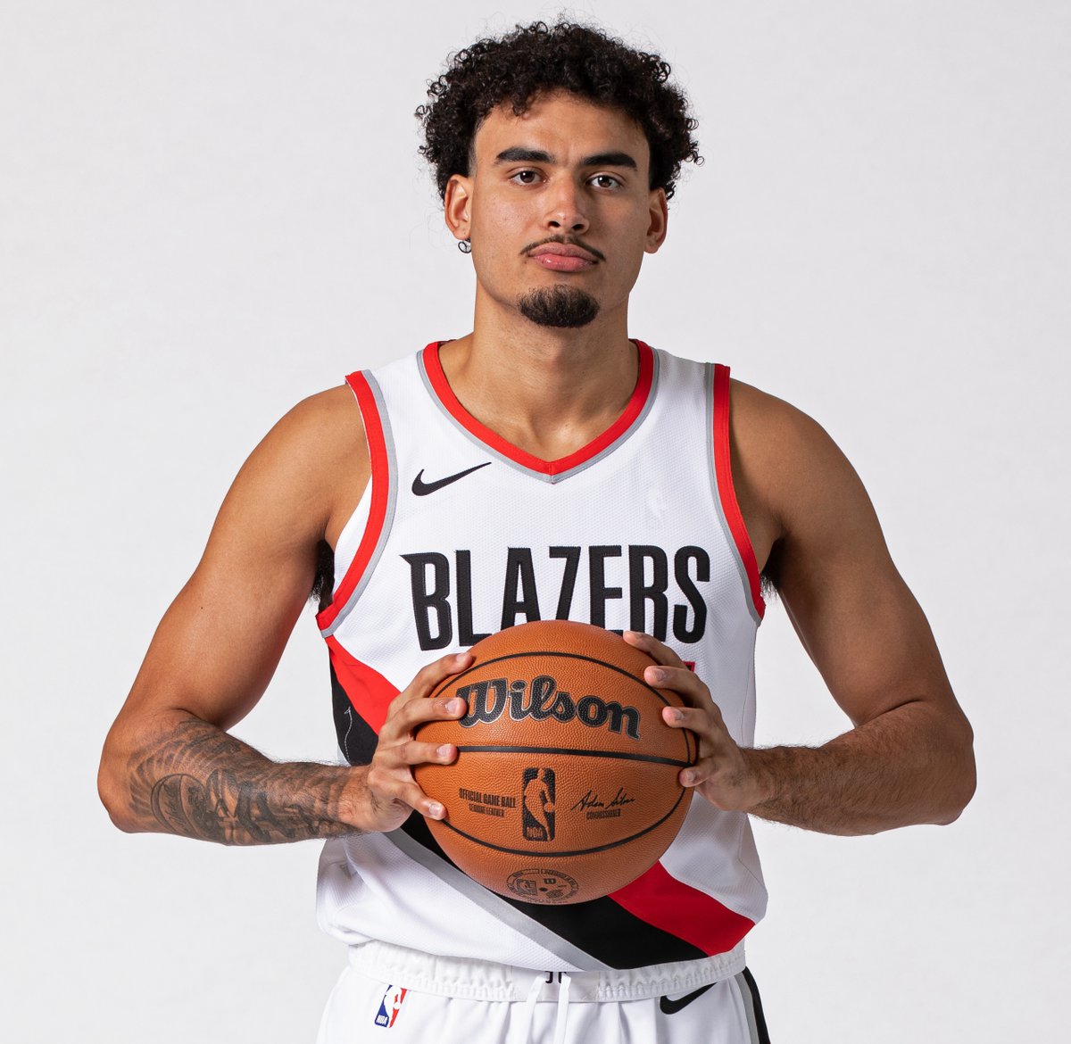 Join us in wishing @justin_minaya of the @trailblazers a HAPPY 25th BIRTHDAY! #NBABDAY