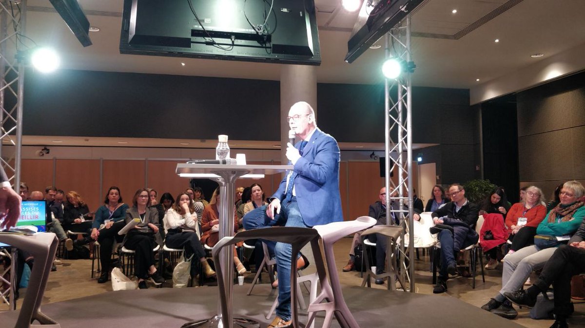 8eme assises nationales du bien vieillir 
Ça y est....j'ai fait le stade de France !!!!
Plus sérieusement comment faire face à la transition démographique et surtout avec quel modèle de solidarité