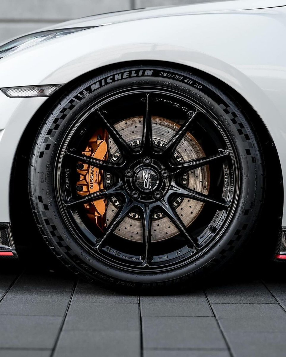 _jamesgalgano's tweet photo. Black and White R35 Nismo GTR !! 🤍🖤❤️

Sometimes less is more ! 🔥

Do you agree ? 👀

👇🏼👇🏼👇🏼 COMMENT BELOW 👇🏼👇🏼👇🏼 https://t.co/qmndlfgjA5