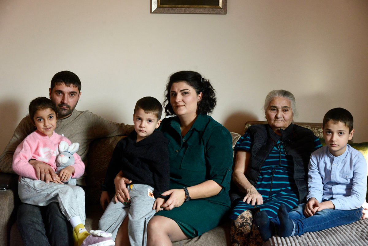 Lusine's family fled to #Armenia following an escalation of hostilities in September last year. They arrived w/ almost nothing As winter approached, UNICEF distributed vouchers to more than 14,000 young refugee children to keep them warm Read the story uni.cf/496QjGt